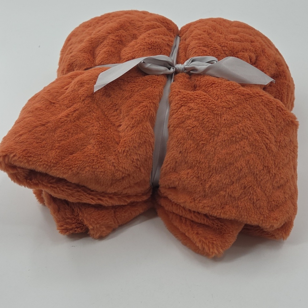 Luxurious Orange "Cathy Spice" Faux Fur Throw Blanket - Picture 13 of 15